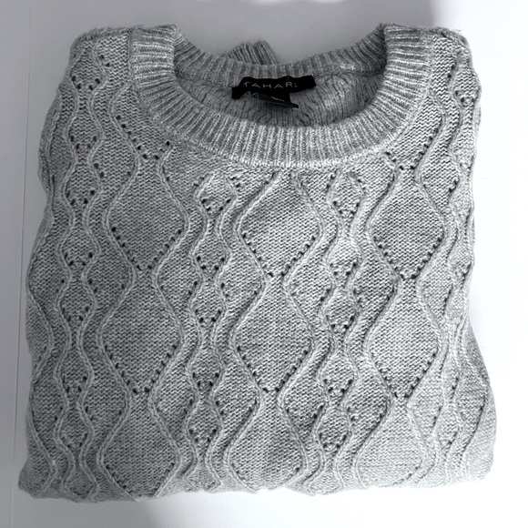 Tahari Women’s Pullover Sweater, Size M, Light Gray. - Picture 4 of 5